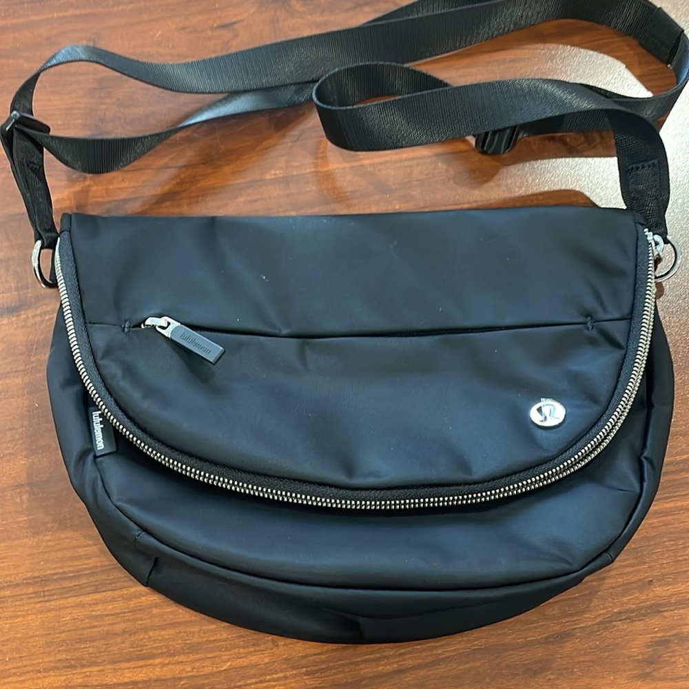 Lululemon All Night Festival Bag 5L in Black/Silver RESALE Lululemon Like New